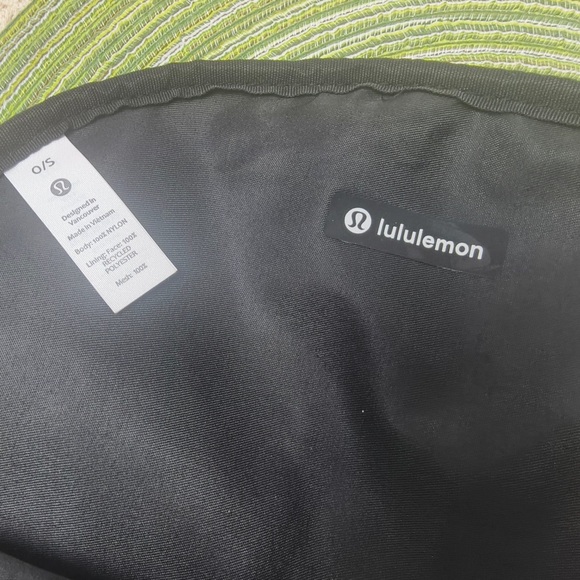 Lululemon All Night Festival Bag 5L Black Gold Accents - Picture 7 of 7